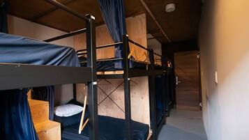 In-room safe, free WiFi, bed sheets