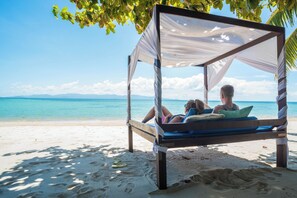 私人海灘、白沙、免費海灘小屋、躺椅