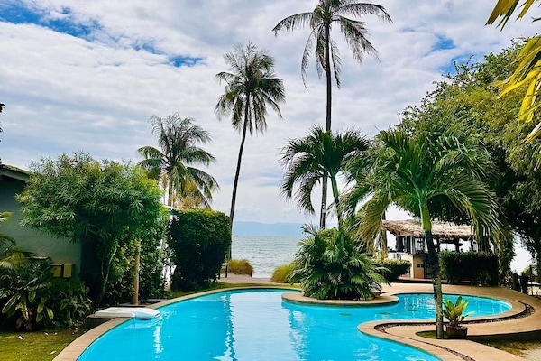 Outdoor pool, free cabanas, pool umbrellas