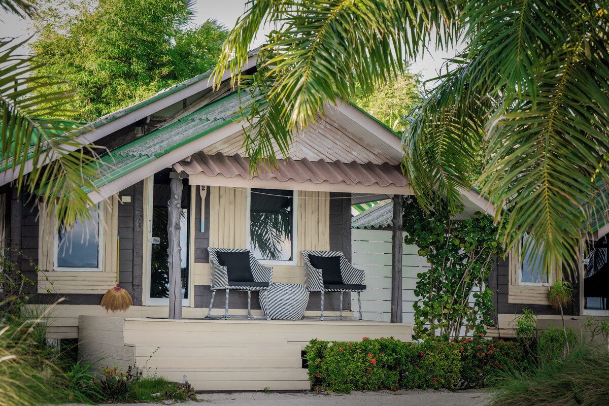 Beach Bungalow Wooden | 迷你吧、客房內保險箱、免費無線上網、床單