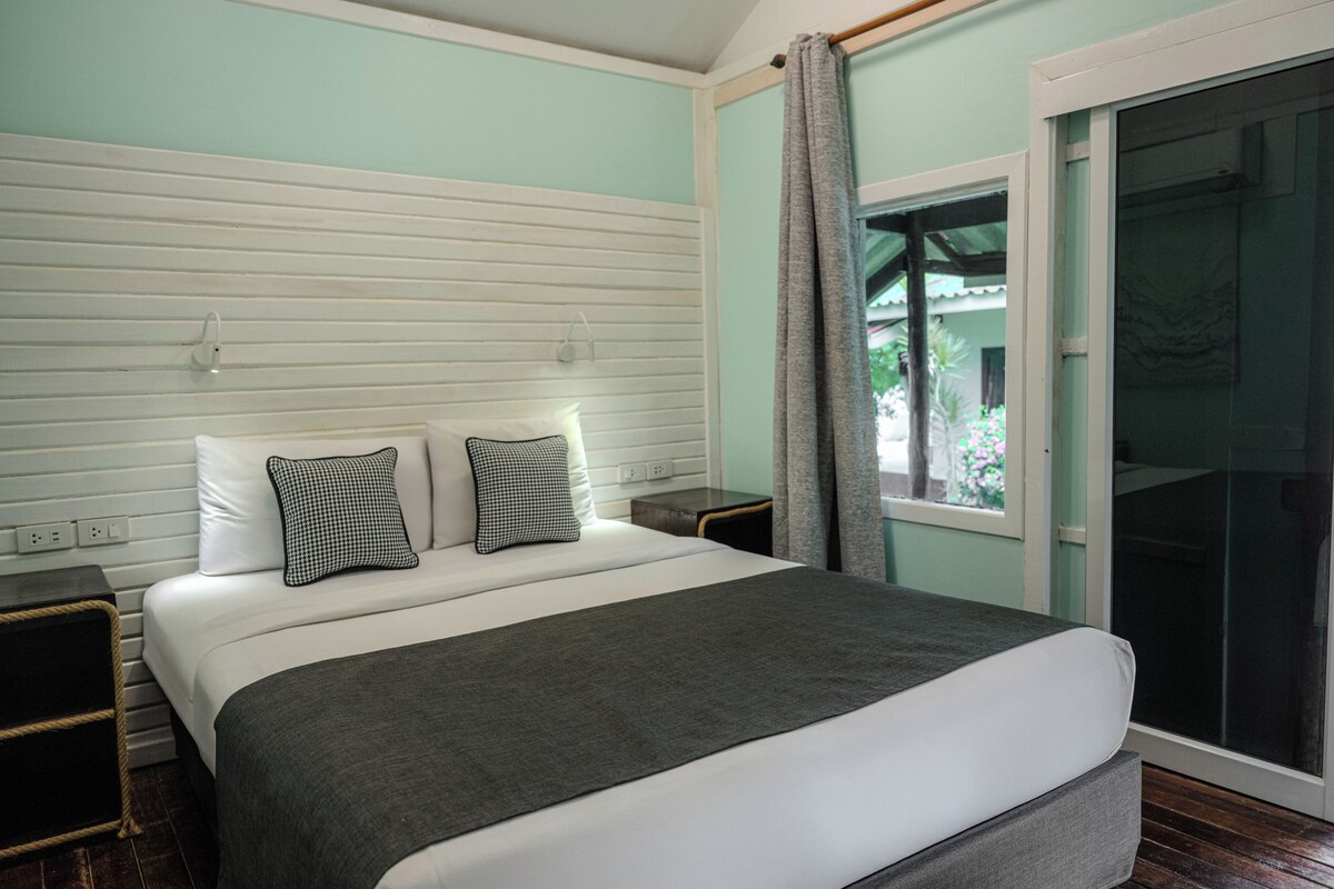 Garden Bungalow Partial Seaview | 迷你吧、客房內保險箱、免費無線上網、床單