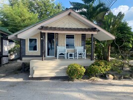 Beach Bungalow Wooden | 露台/庭院