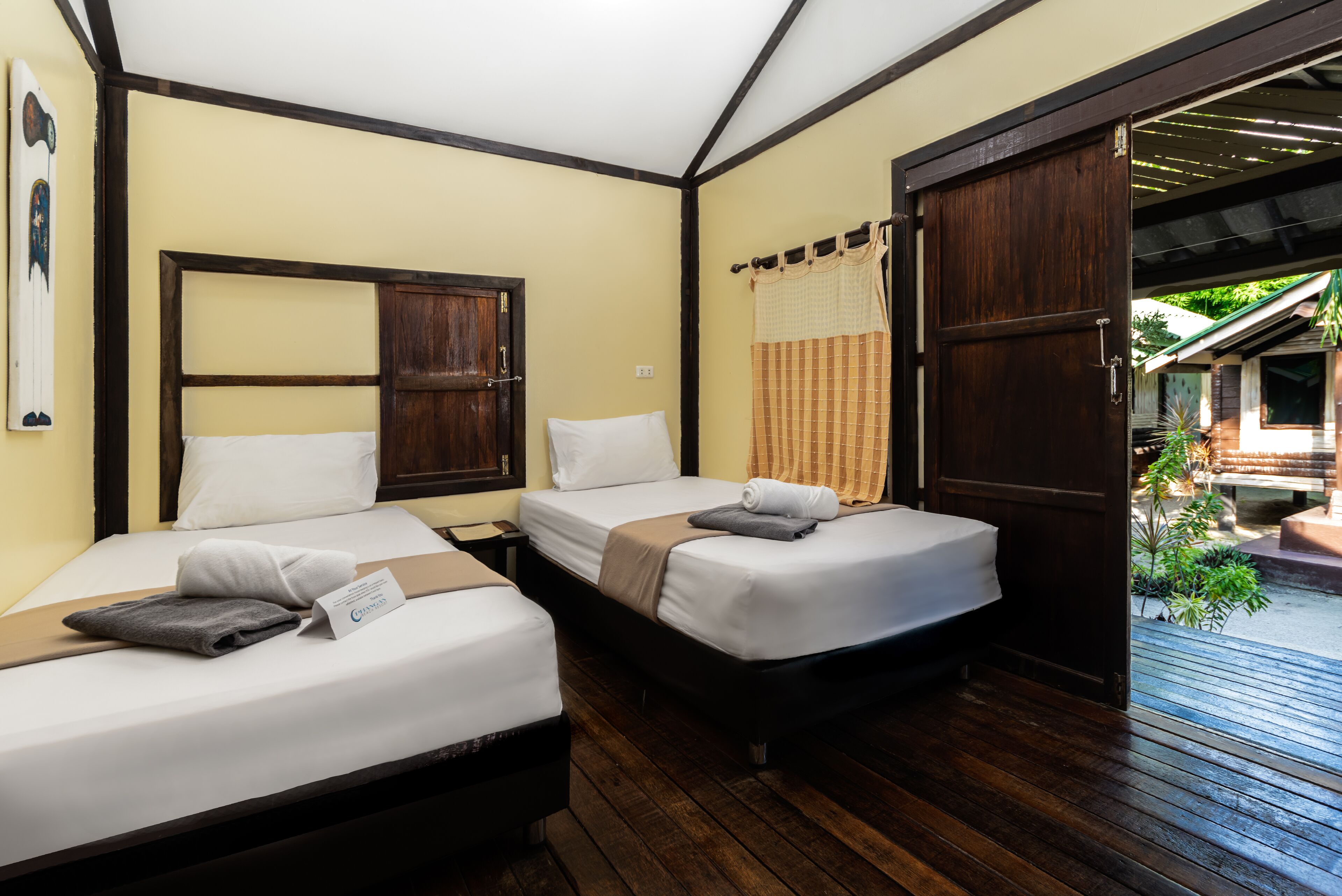 fan bungalow | free wifi, bed sheets