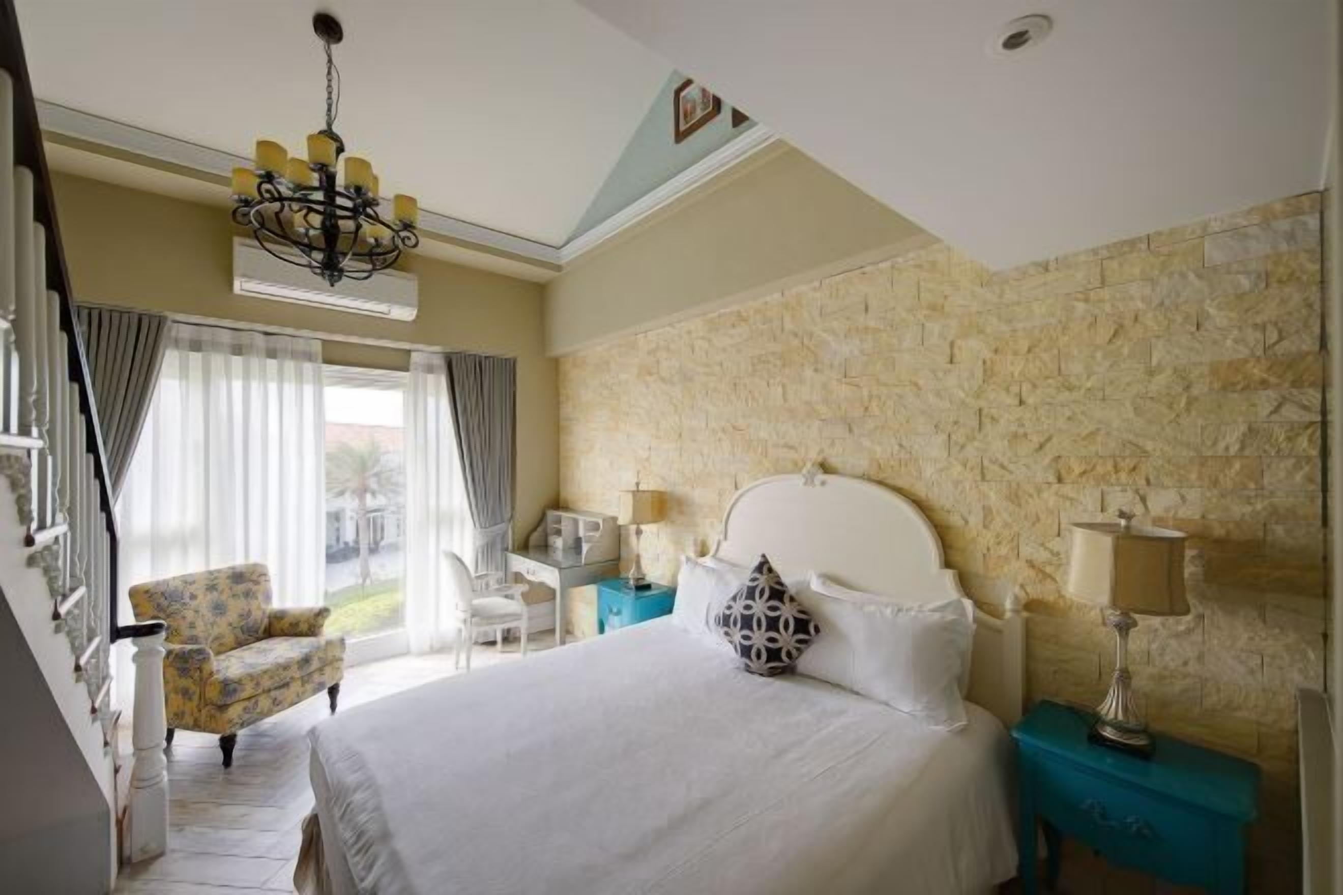 高級寢具、羽絨被、Select Comfort 床墊、客房內保險箱