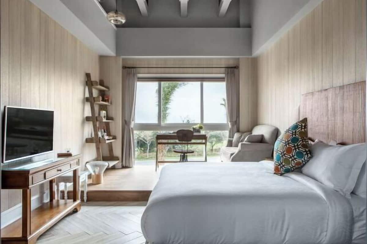 Premium bedding, down comforters, Select Comfort beds, in-room safe
