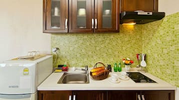 Standard Condo (15PY, extra person fee over 3 people) | Private kitchen | Fridge