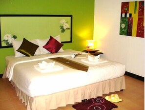 Habitación Deluxe | Caja fuerte, escritorio, camas supletorias y wifi gratis