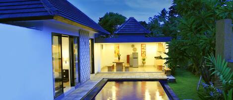 Kolam renang outdoor