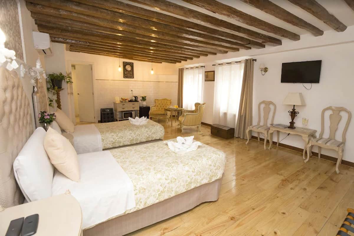 Twin kamer | Een kluis op de kamer, verduisterende gordijnen, geluiddichte muren