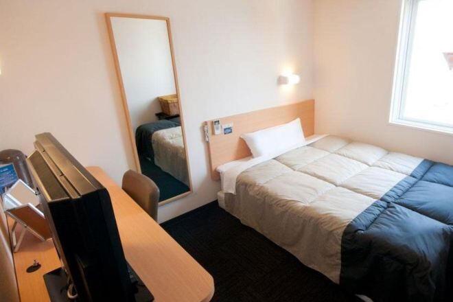 Skrivebord, strykejern/-brett, wi-fi (inkludert) og sengetøy