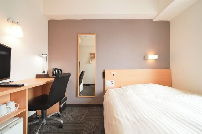 Skrivebord, strykejern/-brett, wi-fi (inkludert) og sengetøy