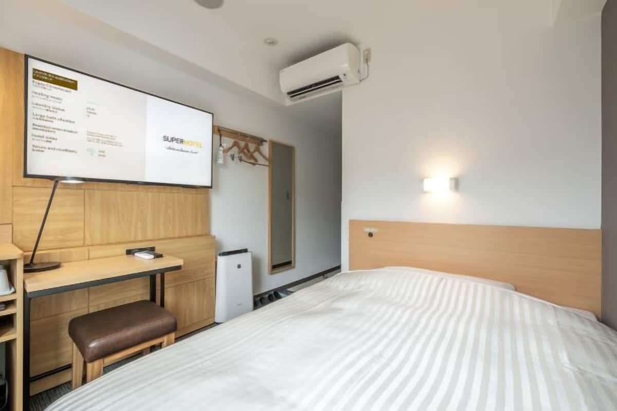 Desk, iron/ironing board, free WiFi, bed sheets