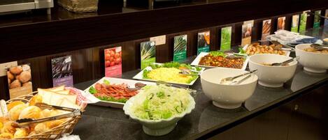 Petit déjeuner buffet