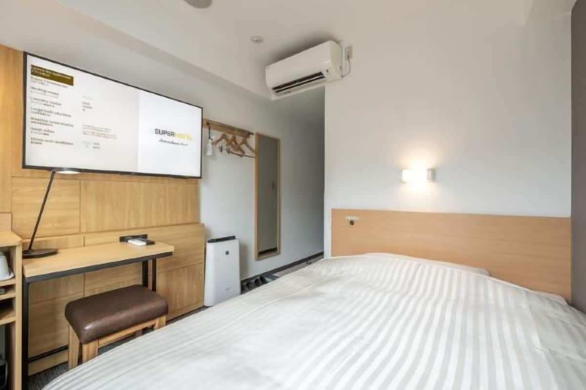 Desk, iron/ironing board, free WiFi, bed sheets