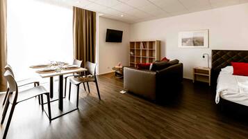 Family Room | In-room safe, desk, blackout drapes, cribs/infant beds