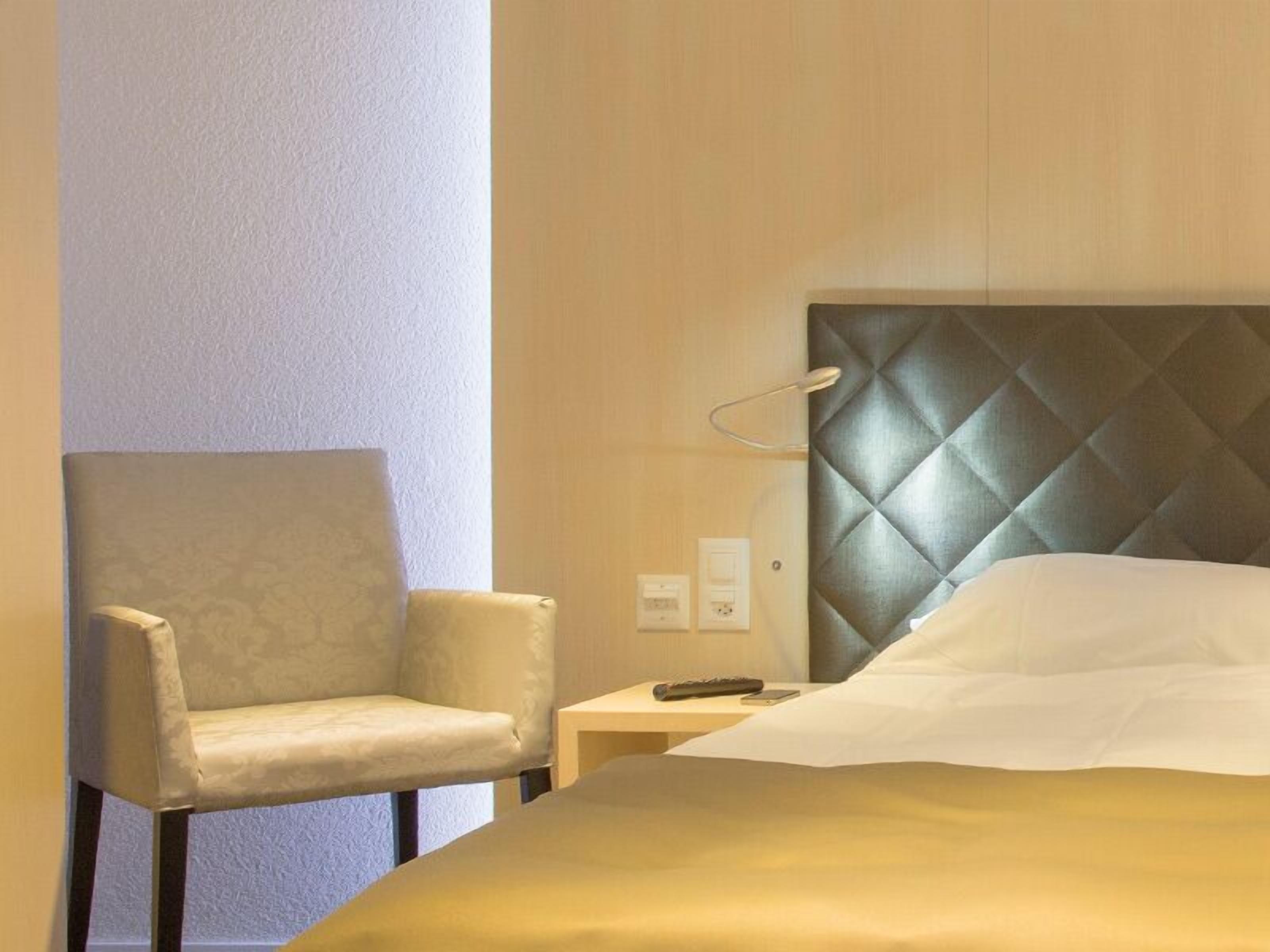 executive studio, terrace (kitchen) | in-room safe, desk, blackout curtains, cots/infant beds