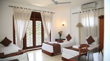 Desk, rollaway beds, free WiFi