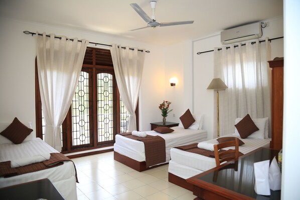 Een bureau, extra bedden (toeslag), gratis wifi