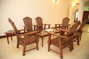 Lobby sitting area - Castelo Kandy Hotel (Kandy)