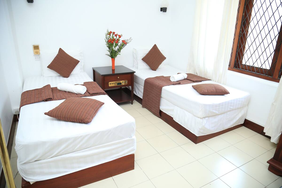Deluxe Double Room | Desk, rollaway beds (surcharge), WiFi (free)