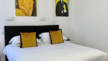 Double Room | Desk, soundproofing, iron/ironing board, cribs/infant beds