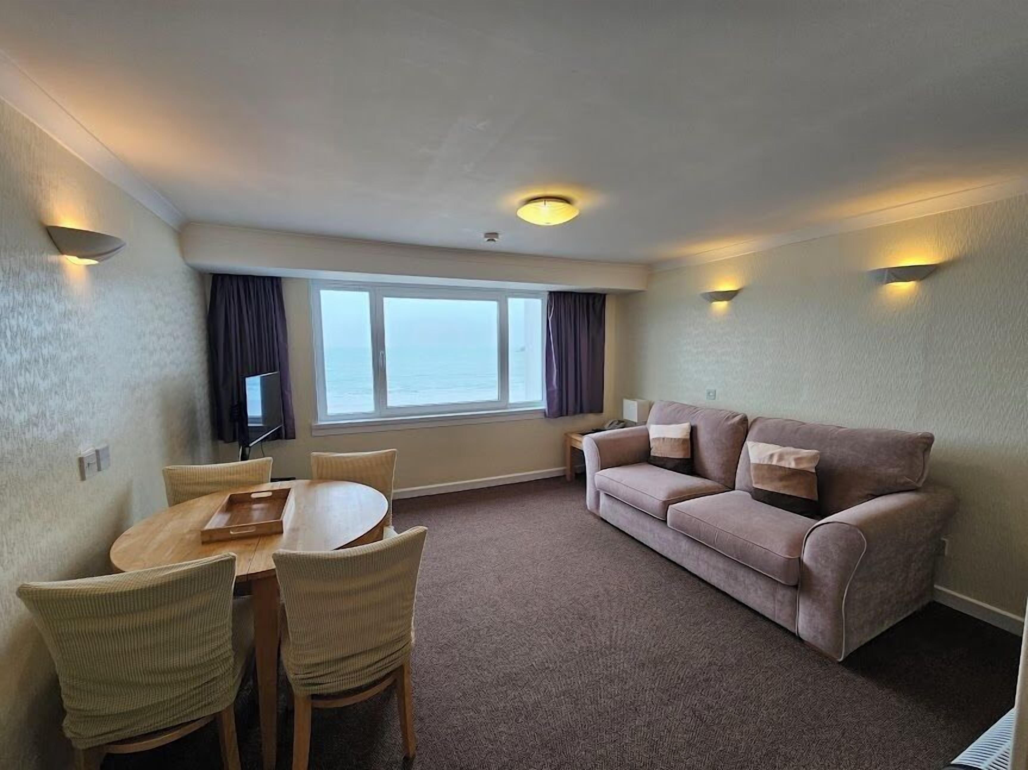 Two Bedroom Apartment with Sea View | Living area