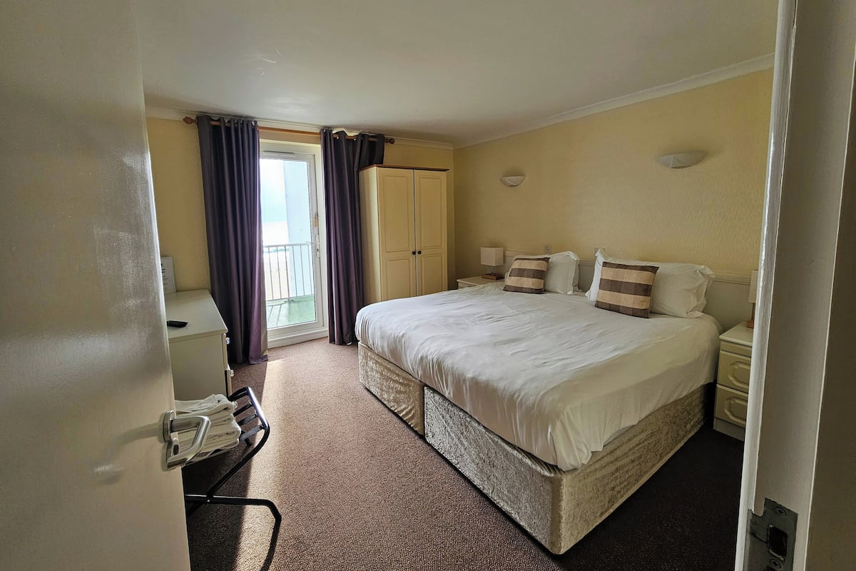 Classic Apartment, Balcony, Sea View