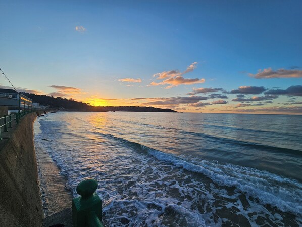 On the beach, white sand - The Beau Rivage (St Brelade)