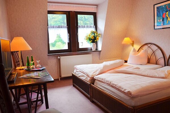 XX Double Room | Skrivbord, gratis wi-fi och sängkläder