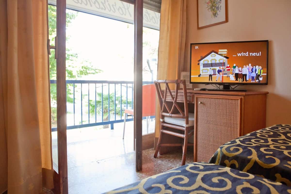 In-room safe, desk, free WiFi, bed sheets