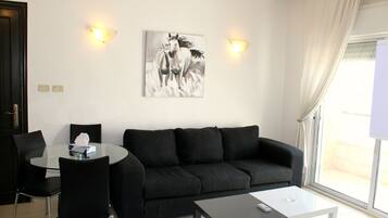 City view 2 bedroom apartment | Skrivebord, lydisolert, strykejern/-brett og barnesenger (inkludert)