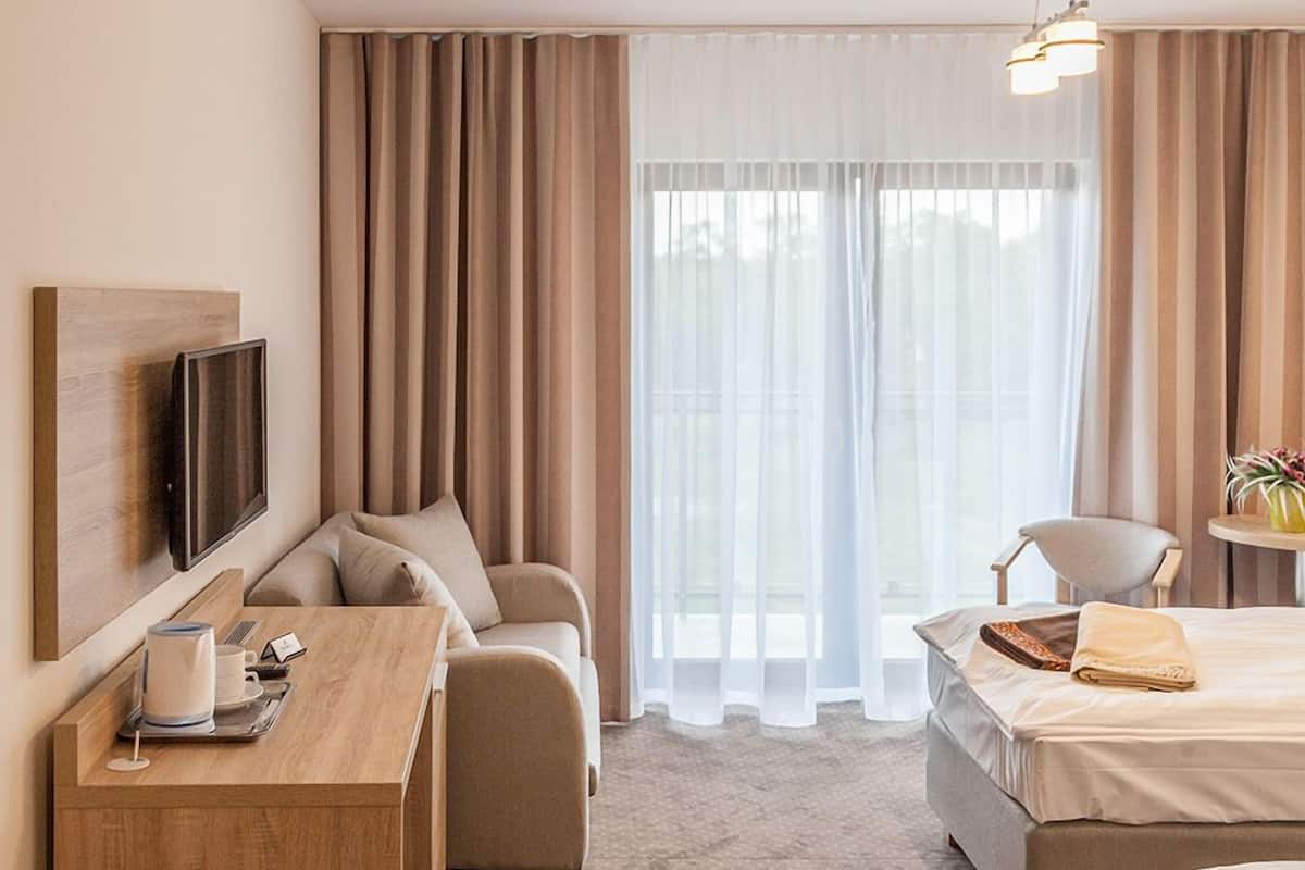 double or twin room | premium bedding, in-room safe, desk, free wifi