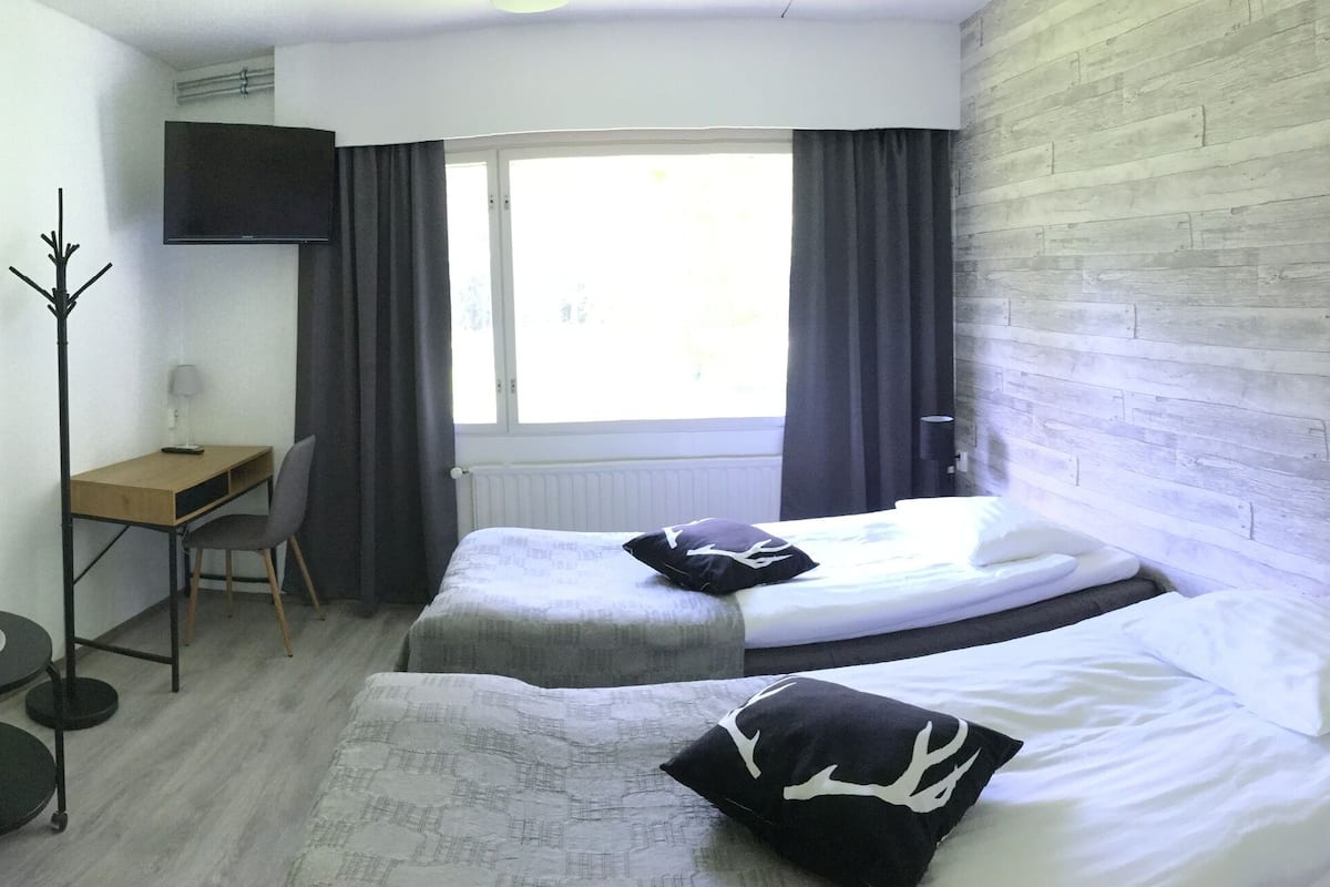 twin room | free cots/infant beds, free wifi, bed sheets