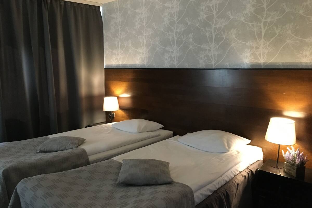 twin room | free cots/infant beds, free wifi, bed sheets