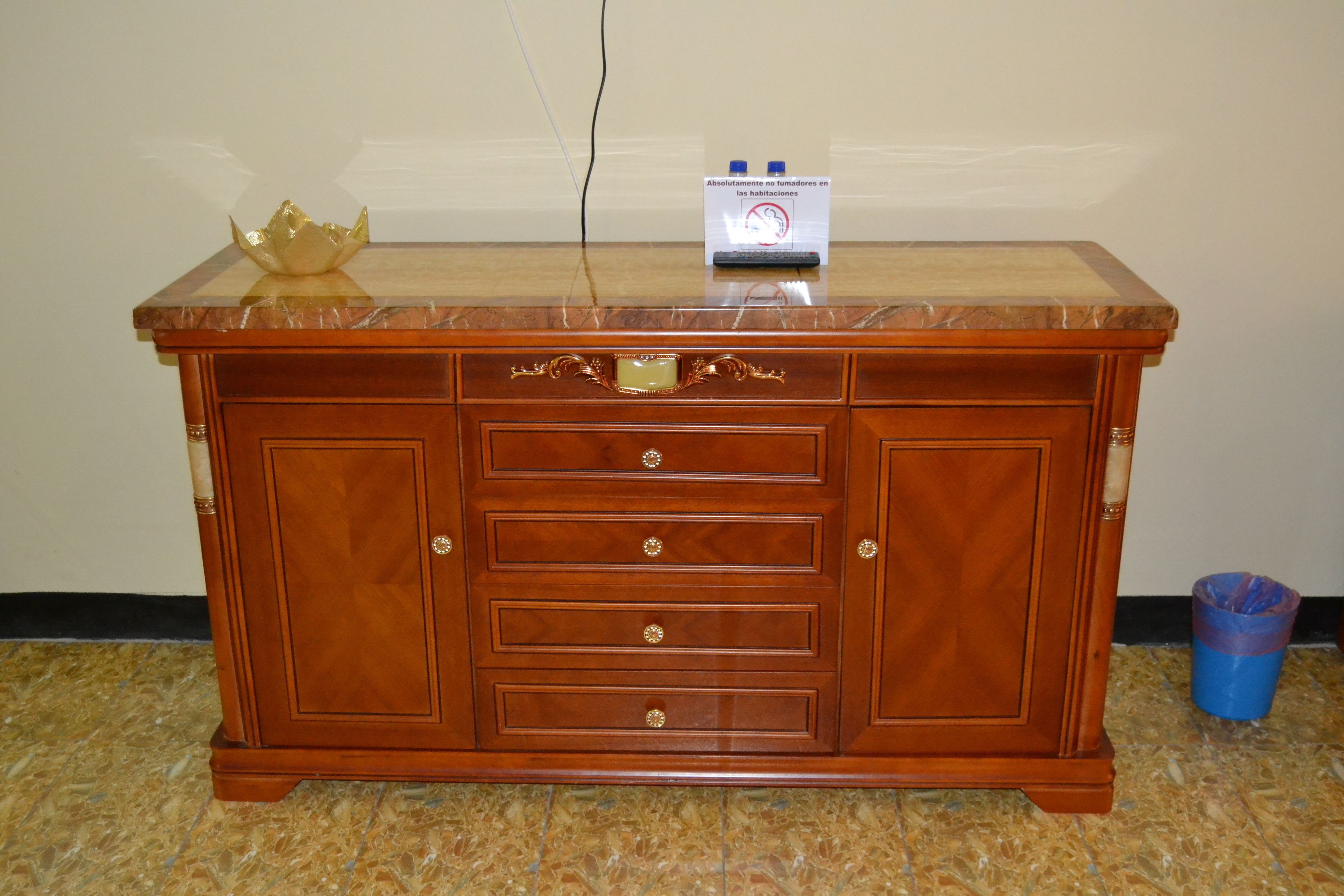 deluxe room | 1 bedroom, in-room safe, desk, iron/ironing board