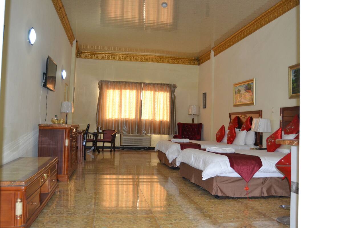 penthouse | 1 bedroom, in-room safe, desk, iron/ironing board