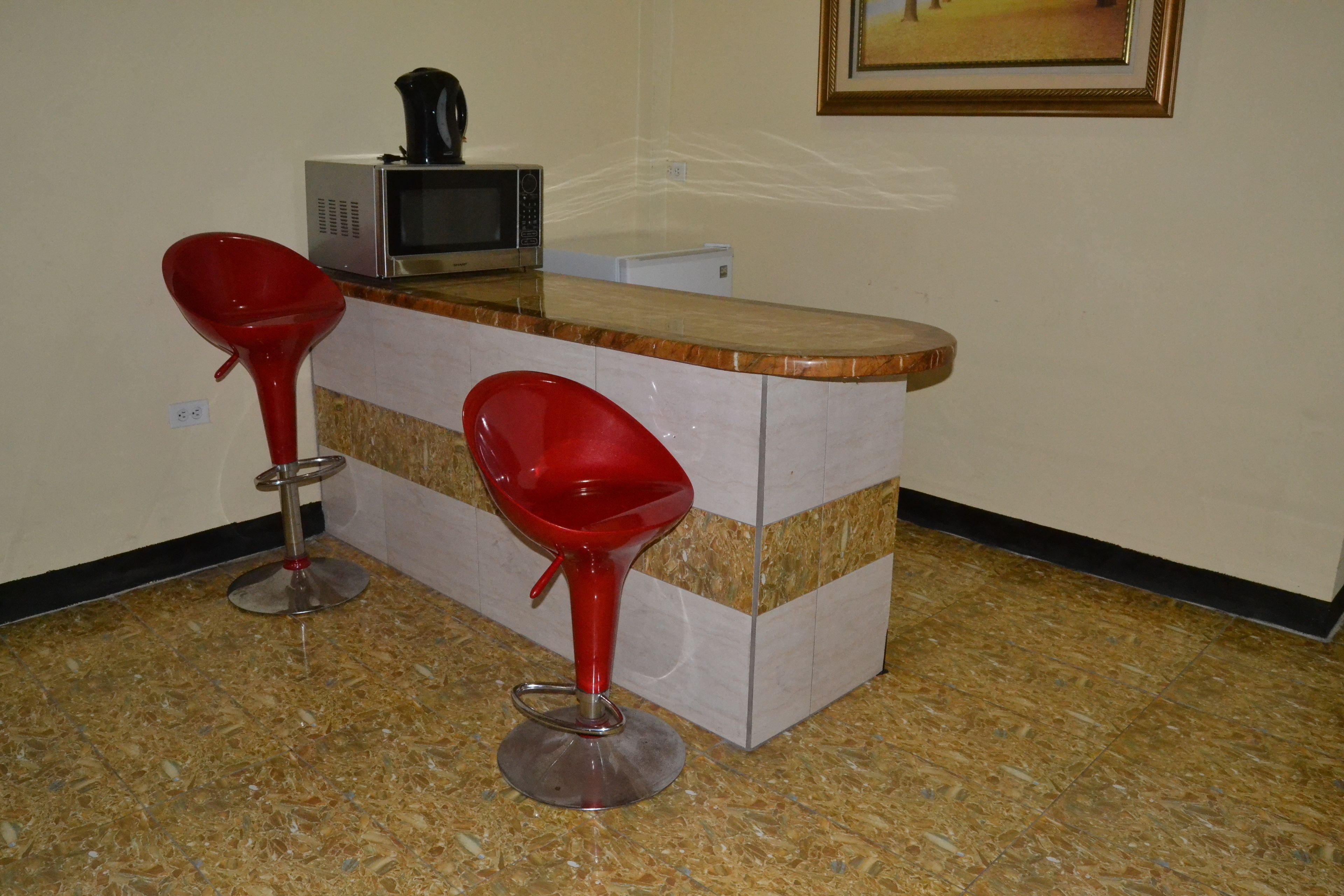 deluxe suite | 1 bedroom, in-room safe, desk, iron/ironing board