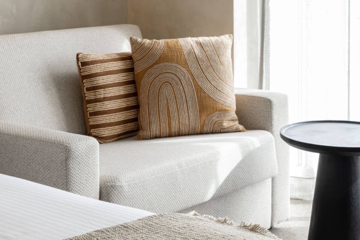 deluxe room | minibar, in-room safe, desk, laptop workspace