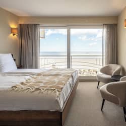 Quadruple Room, Dogs allowed - Chien acceptés - Honden toegelaten | 1 phòng ngủ, minibar, két bảo mật tại phòng, bàn