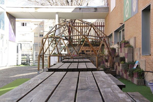 Courtyard - Scout Madrid Hostel (Madrid)