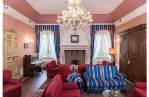 Área de estar no saguão