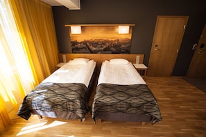 Minibar, in-room safe, desk, iron/ironing board