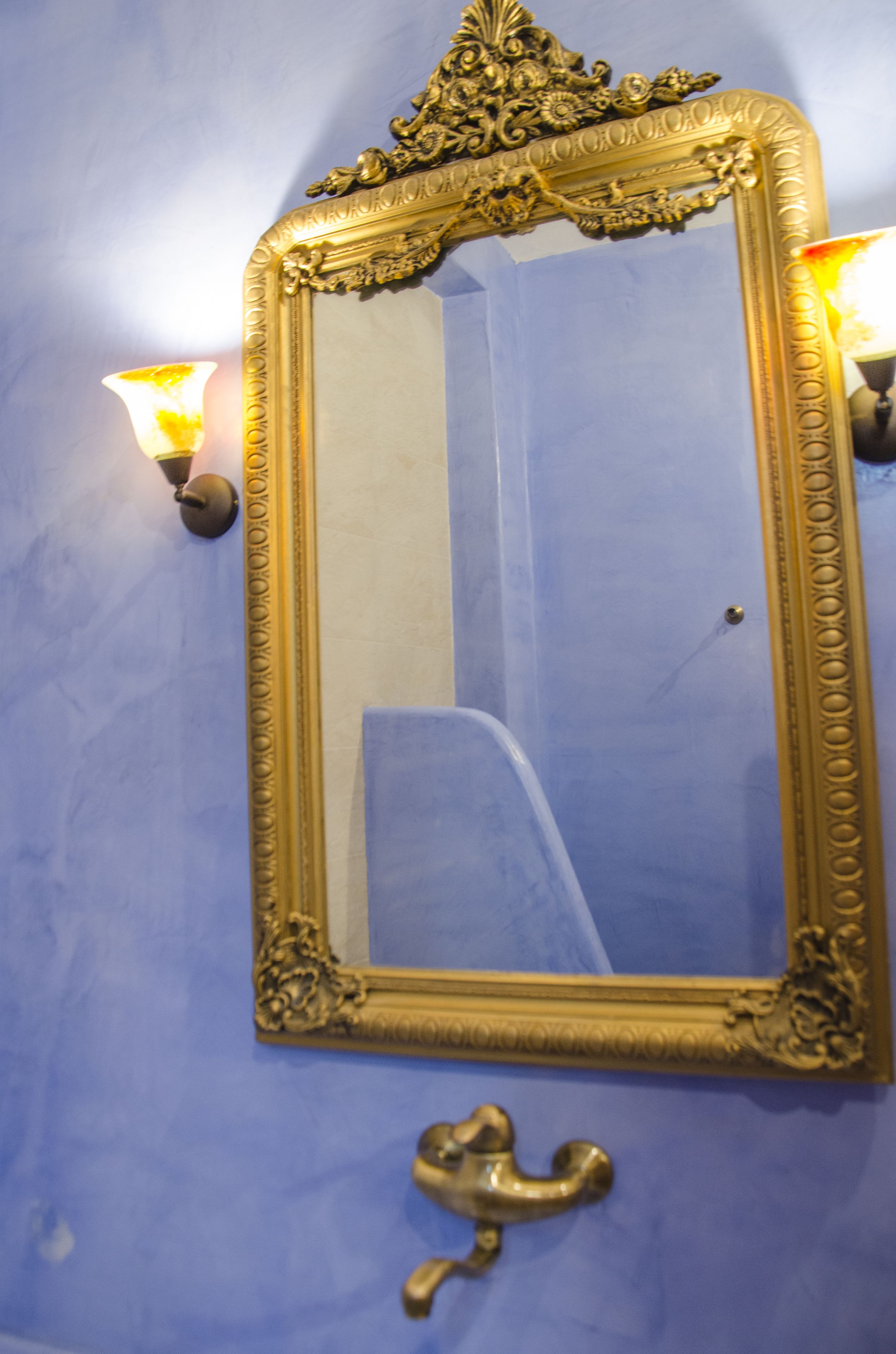 deluxe studio suite, 1 bedroom | bathroom | combined shower/bathtub, free toiletries, hair dryer, bathrobes