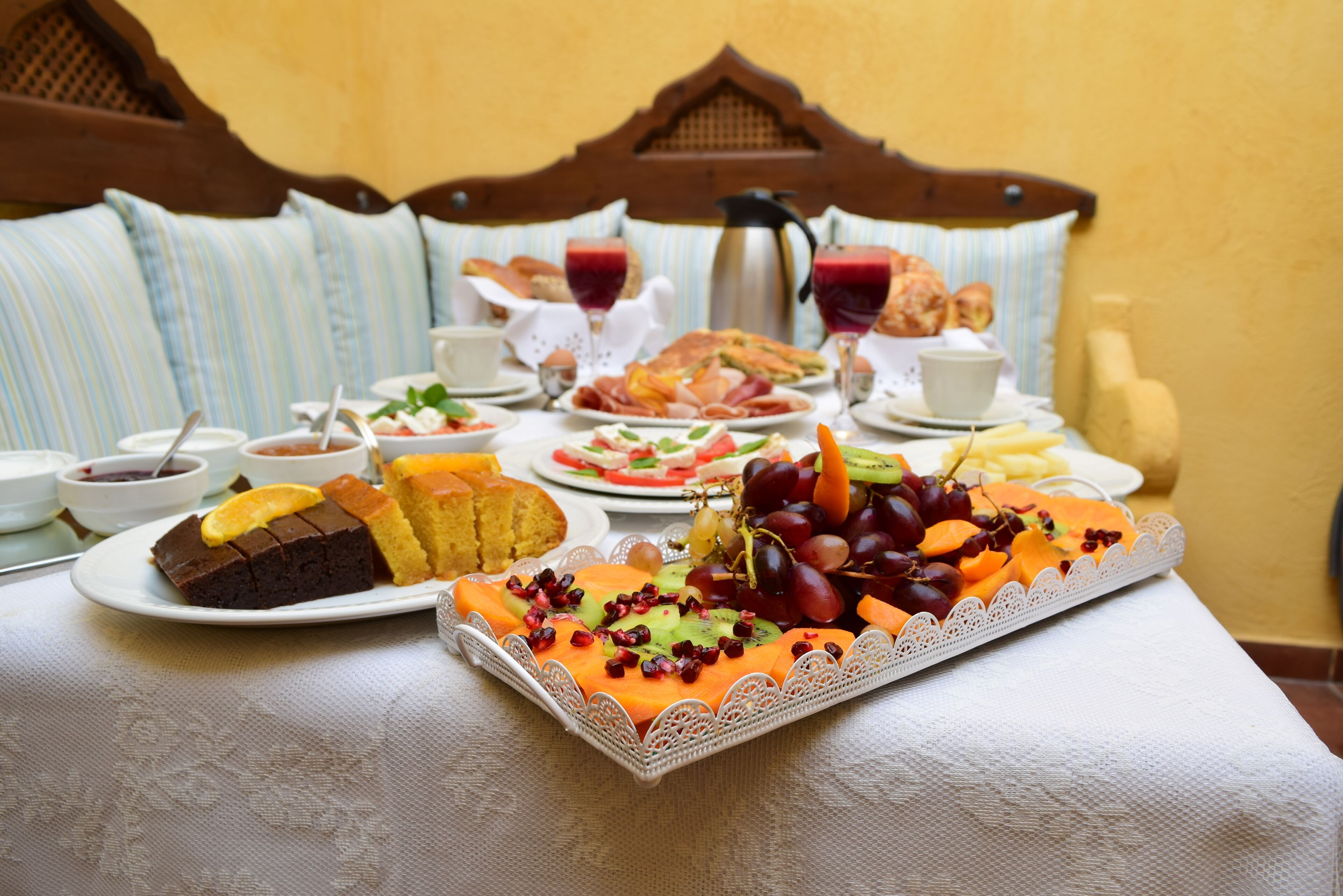 free daily cooked-to-order breakfast