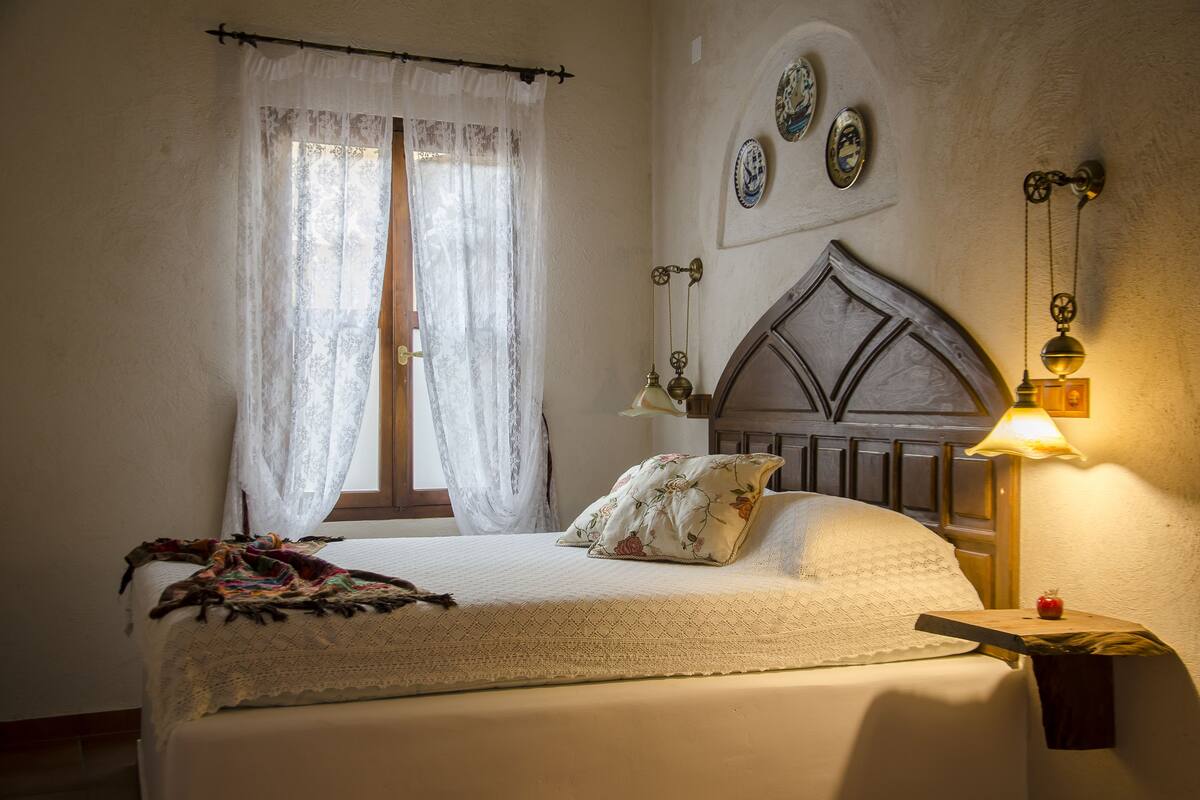 superior studio suite, 1 bedroom | 1 bedroom, premium bedding, minibar, in-room safe