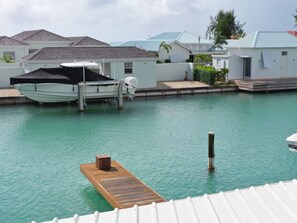 Superior-huvila, 3 makuuhuonetta, keittiö, näköala satamaan | Näkymä parvekkeelta