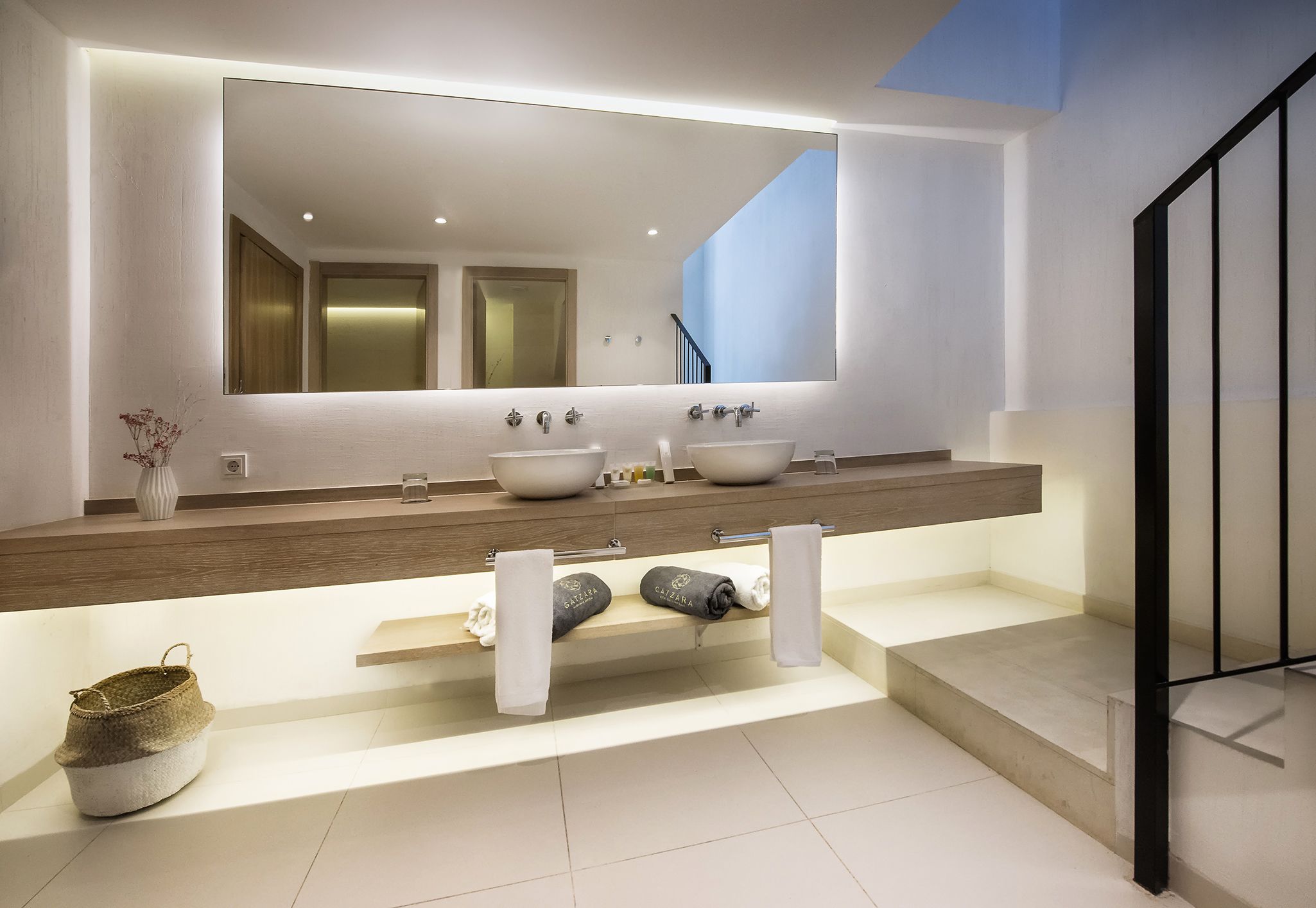suite loft | bathroom | free toiletries, hair dryer, bathrobes, slippers