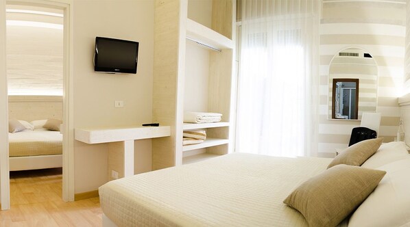In-room safe, desk, soundproofing, free WiFi
