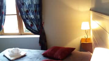 Chambre Familiale | Bureau, Wi-Fi gratuit, draps fournis