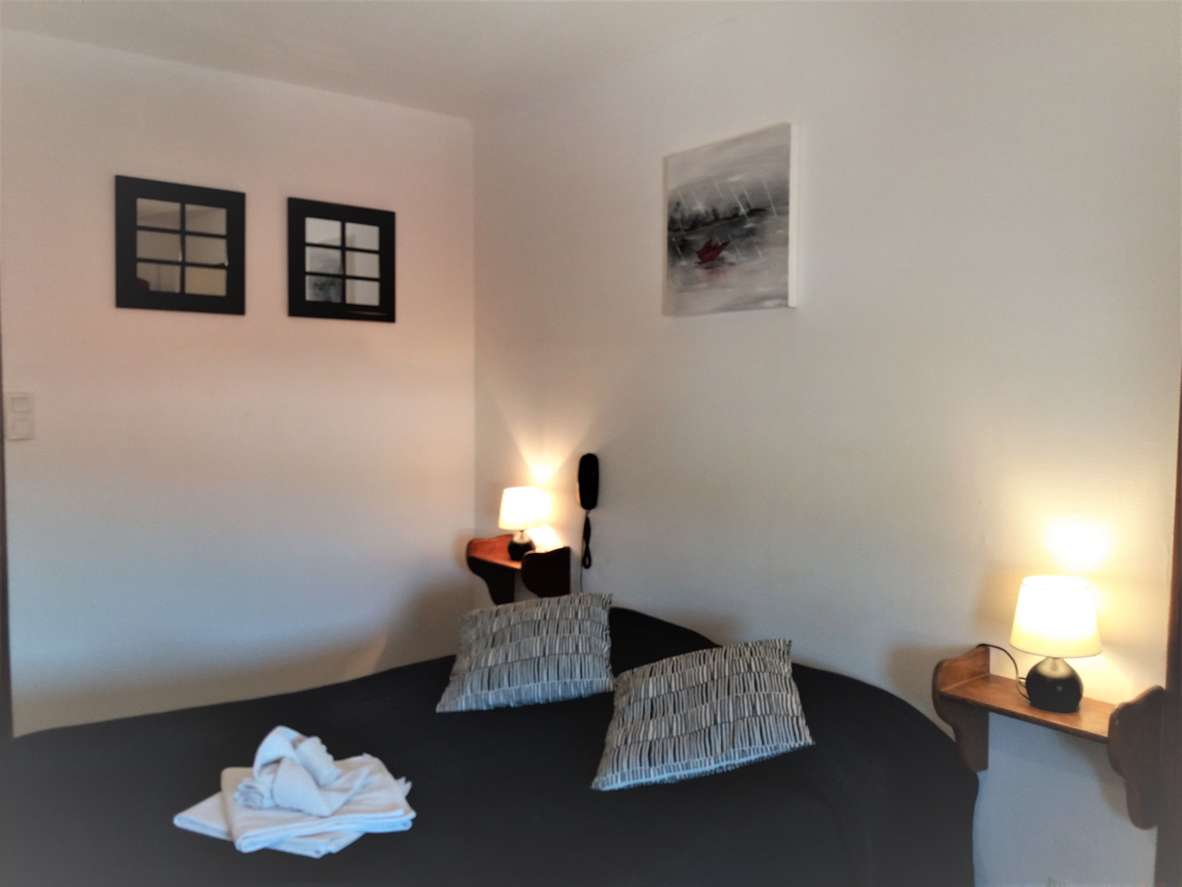 Comfort Double Room | Desk, free WiFi, bed sheets